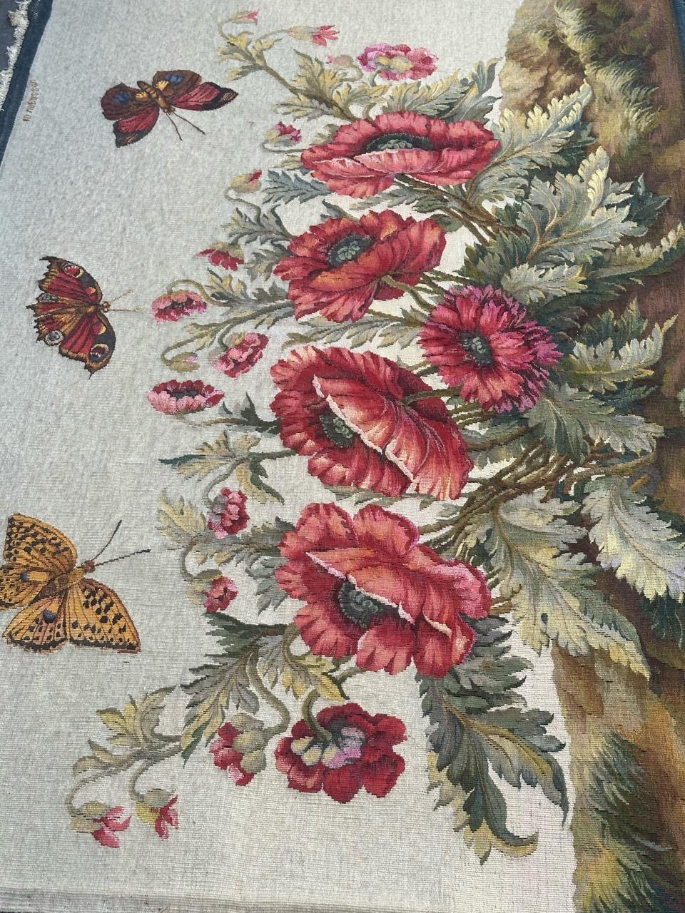 Bobyrug's wundervoller französischer Aubusson Wandteppich, Blumen und Schmetterlinge Design  im Angebot 9