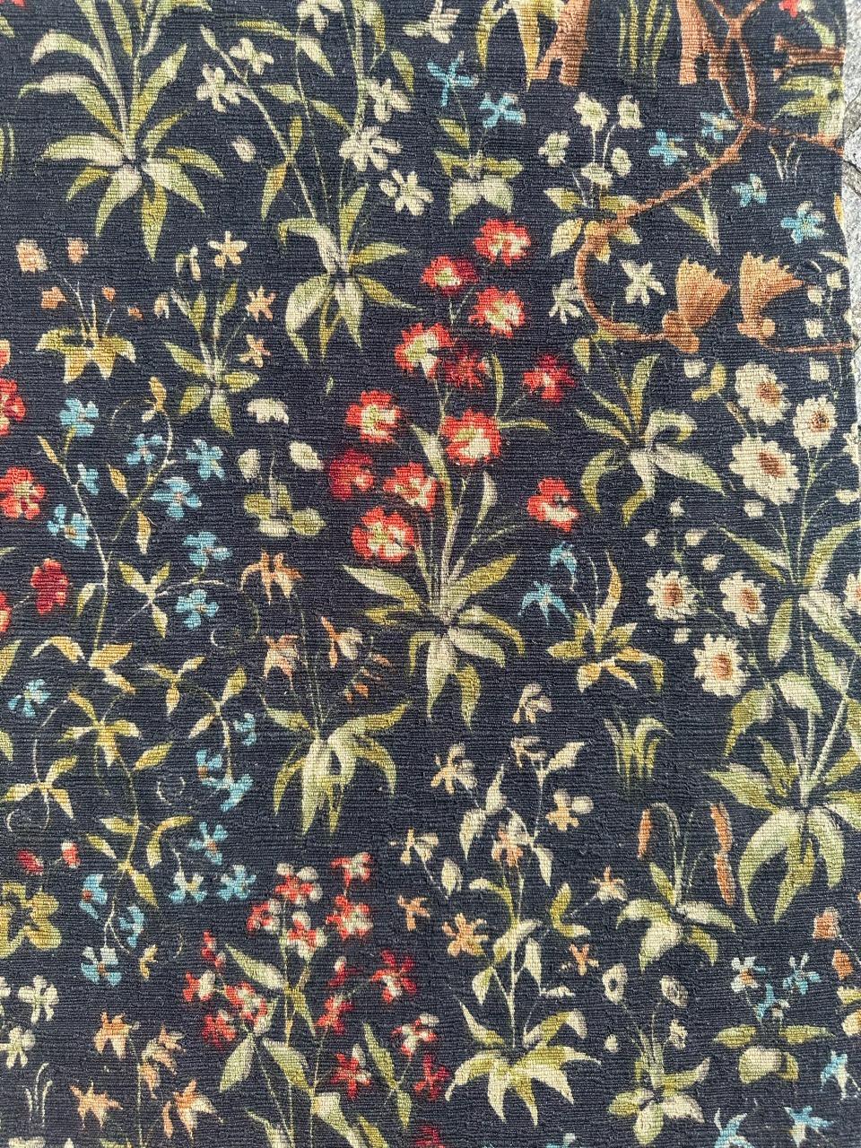 Bobyrug’s Wonderful Vintage French hand printed Tapestry « licorne captive » For Sale 5