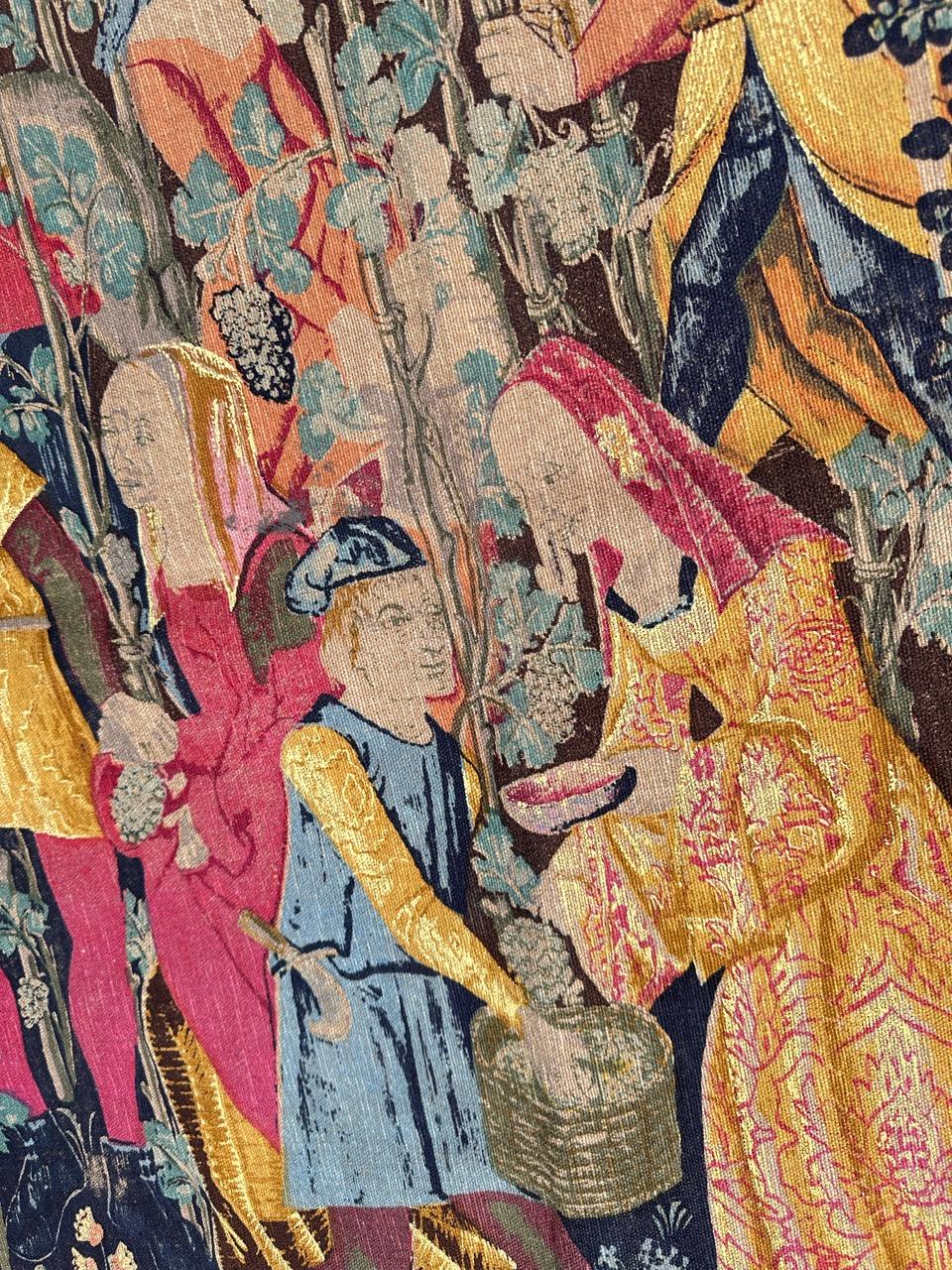 Bobyrug's Wonderful Vintage Französisch Hand gedruckt Tapestry Vendanges Museum Design im Angebot 3