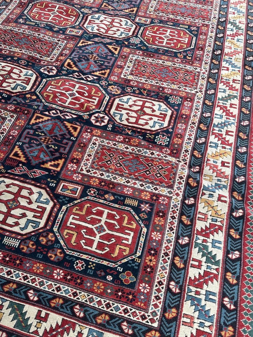 Wunderschöner türkischer Teppich aus der Mitte des Jahrhunderts mit dem Muster eines schönen Schirwans mit schönen natürlichen Farben. Vollständig handgeknüpft mit Wolle auf Wollbasis.

✨✨✨
