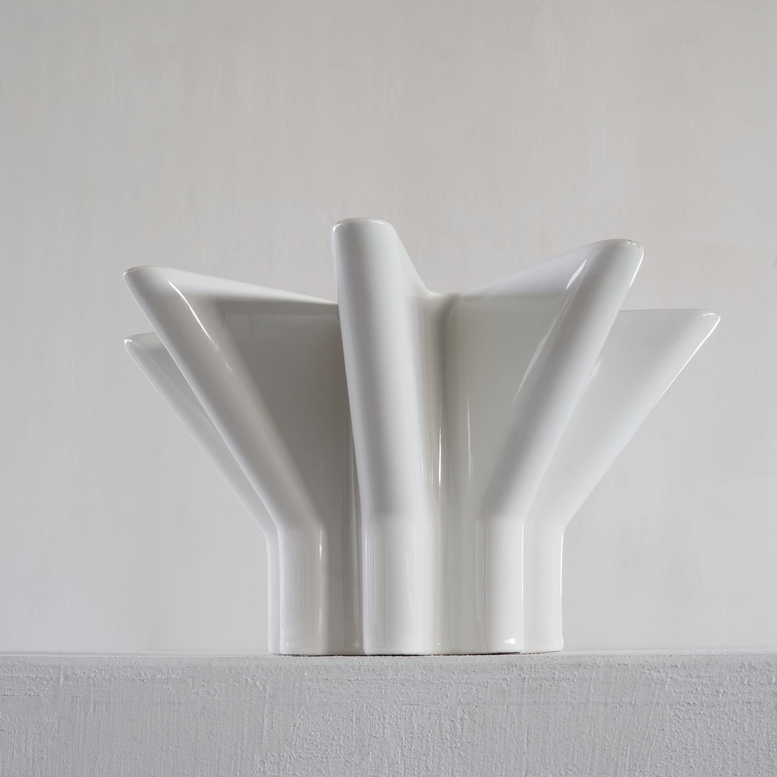 Rare and large post modern vase by Marilena Boccato, Gian Nicola Gigante en Antonio Zambusi for Sicart Cartigliano. Italy, 1970's.

The remarkable and impressive shape impresses. The size of this ceramic object also ensures that it immediately