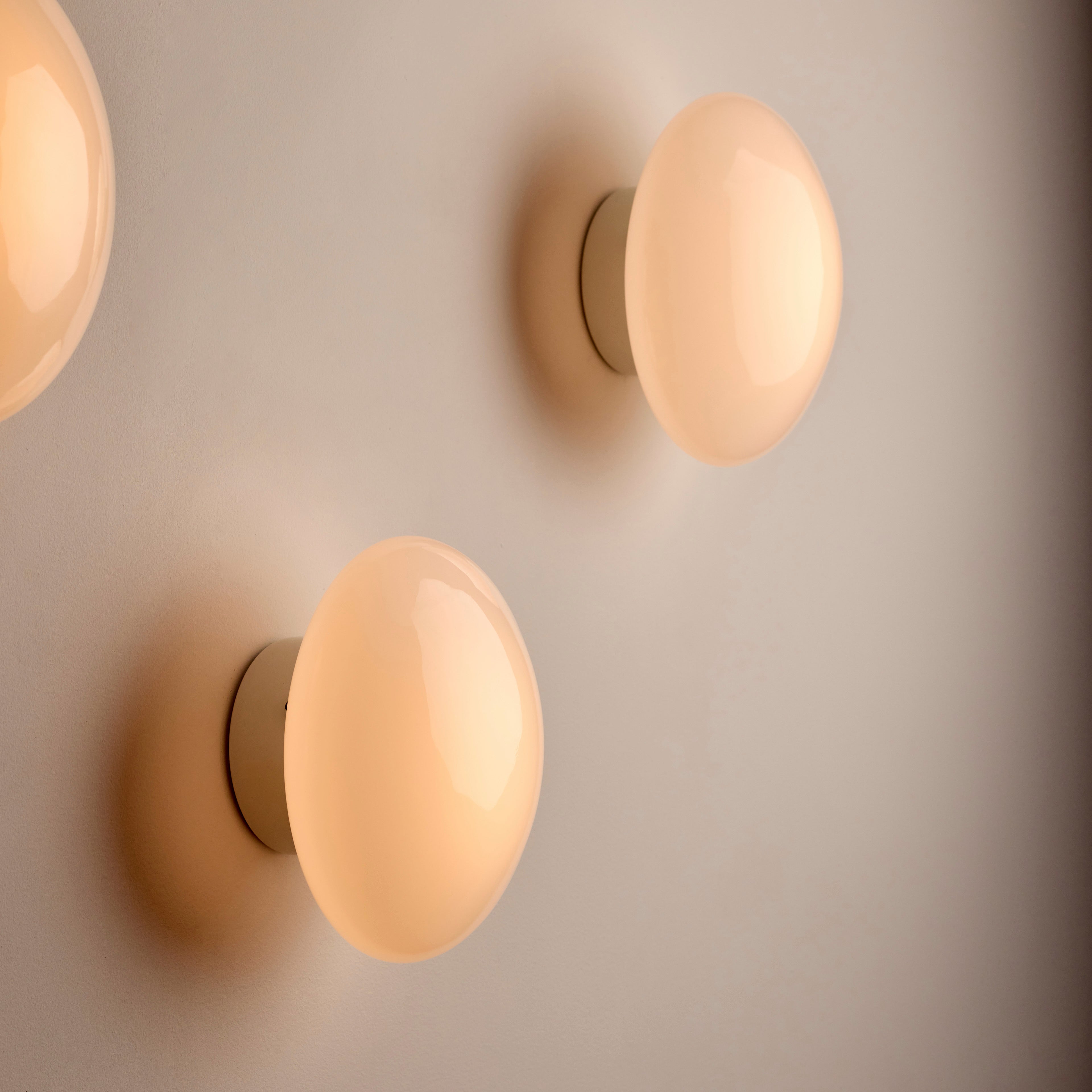 Single 'Boccio 25' Wall or Ceiling Light by Sergio Mazza for Quattrifolio. Designed and manufactured in Italy, in 1971. Minimal flush mount/sconce comprising of an opaline glass mushroom diffuser and enameled housing unit. Sconce holds a single E27