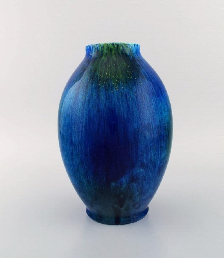 Boch Freres Keramis, Belgium. Art Deco vase in glazed ceramics. Beautiful glaze in shades of blue. 
1920s / 30s.
Measures: 26.5 x 18 cm.
In excellent condition.
Stamped.