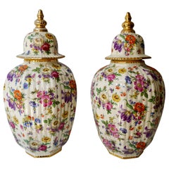 Boch Frères Vase mit stilisierten floralen Motiven