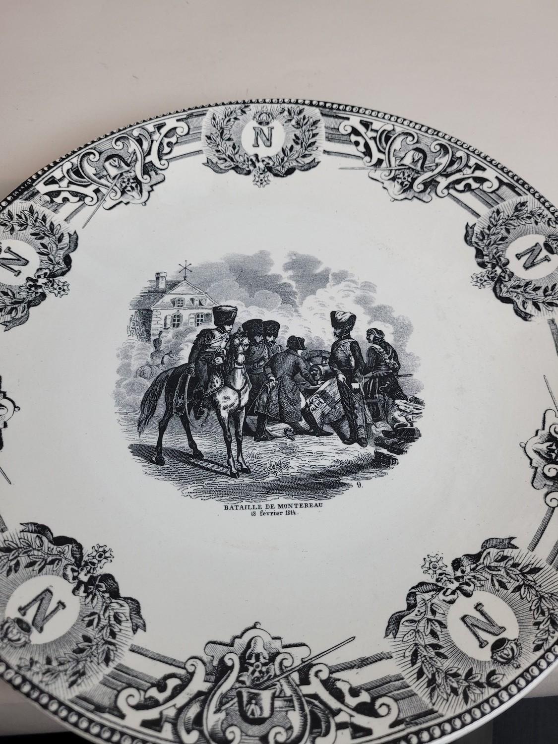 Européen Boch La Louviere, Suite de 18 assiettes, batailles de Napoléon Ist, fin du 19e siècle en vente