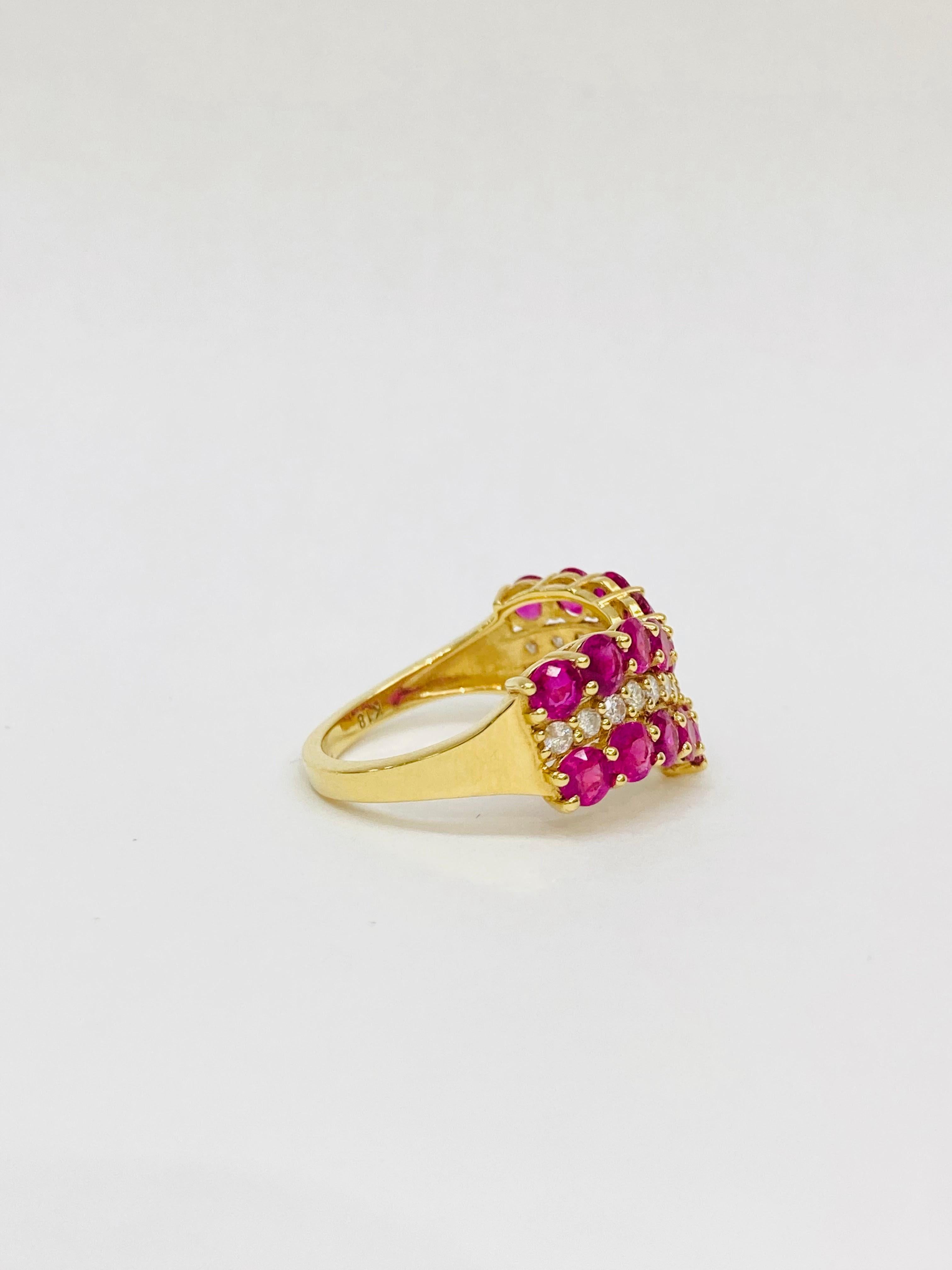  Bochic 2 Color “Retro Vintage” Ruby & Diamond  & 18K Gold Cluster Ring. In New Condition For Sale In New York, NY