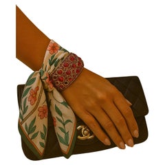 Pulsera brazalete Bochic Capri de oro de 18 quilates y plata con rubíes y esmeraldas de 167 ct