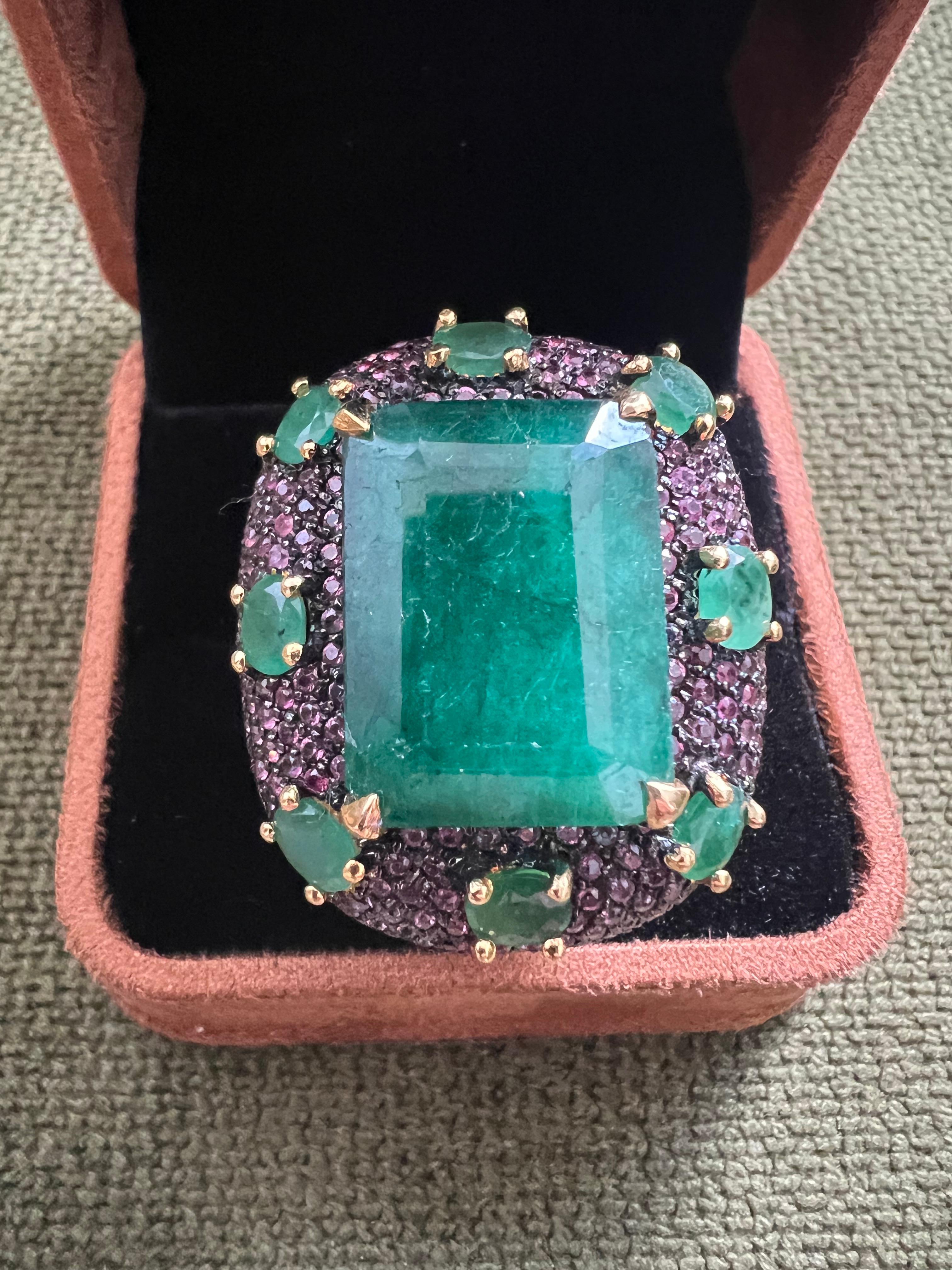 Bochic “Capri” 20 Carat Emerald & Pink Fancy Sapphire Ring Set 18K Gold & Silver For Sale 5
