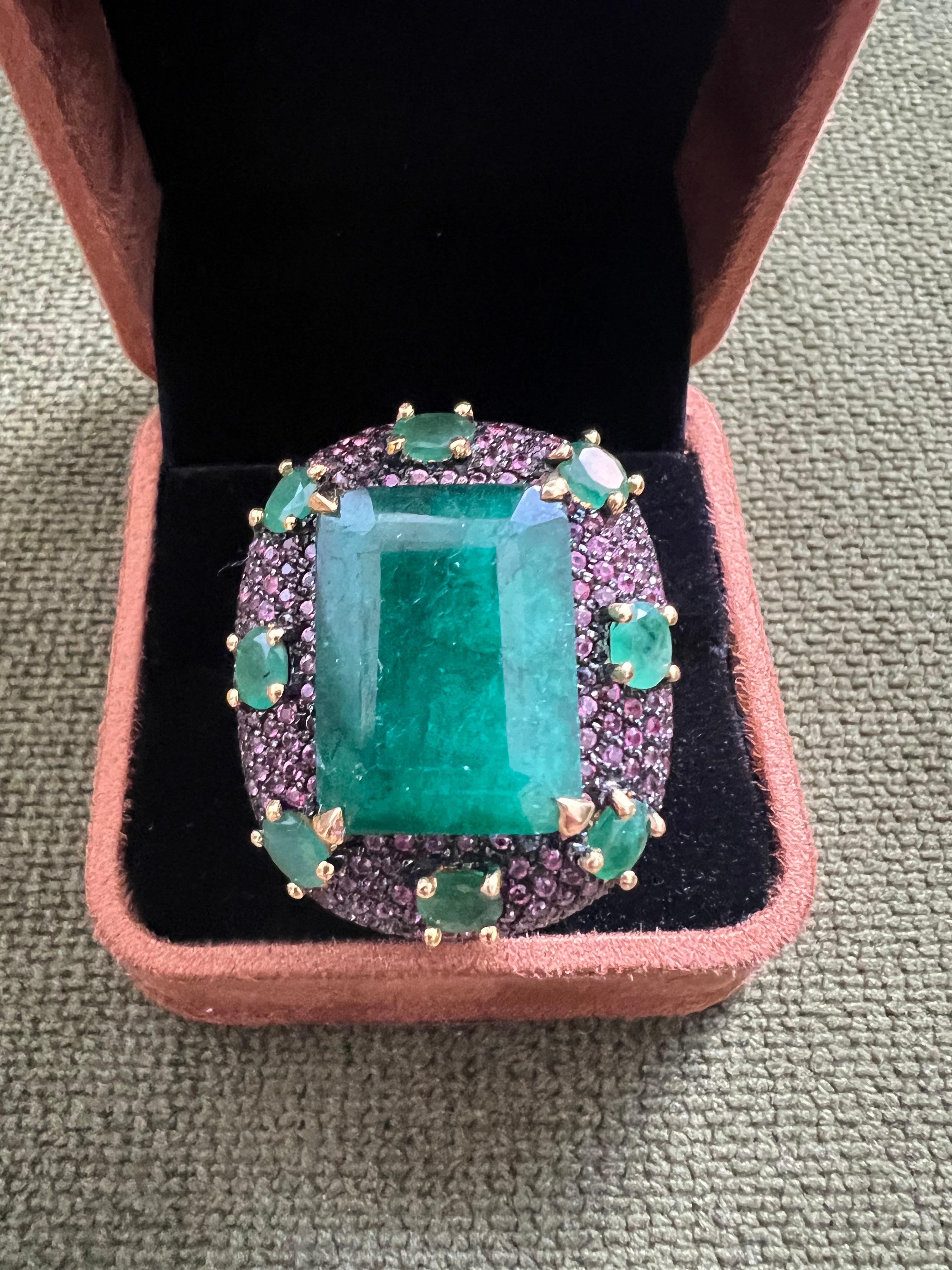 Bochic “Capri” 20 Carat Emerald & Pink Fancy Sapphire Ring Set 18K Gold & Silver For Sale 6