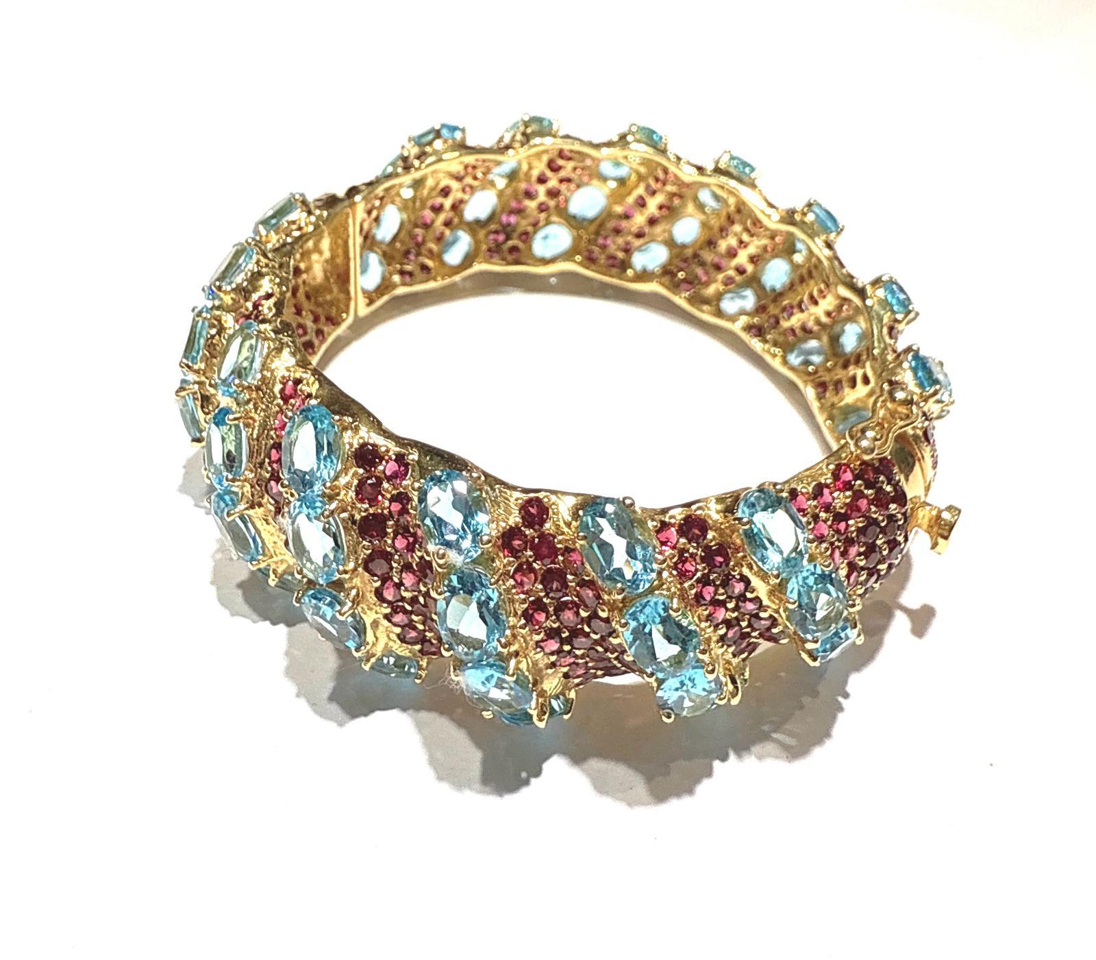Women's or Men's Bochic “Capri” Amethyst & Blue Topaz Gem & Cuff Set In 18K Gold & Silver For Sale