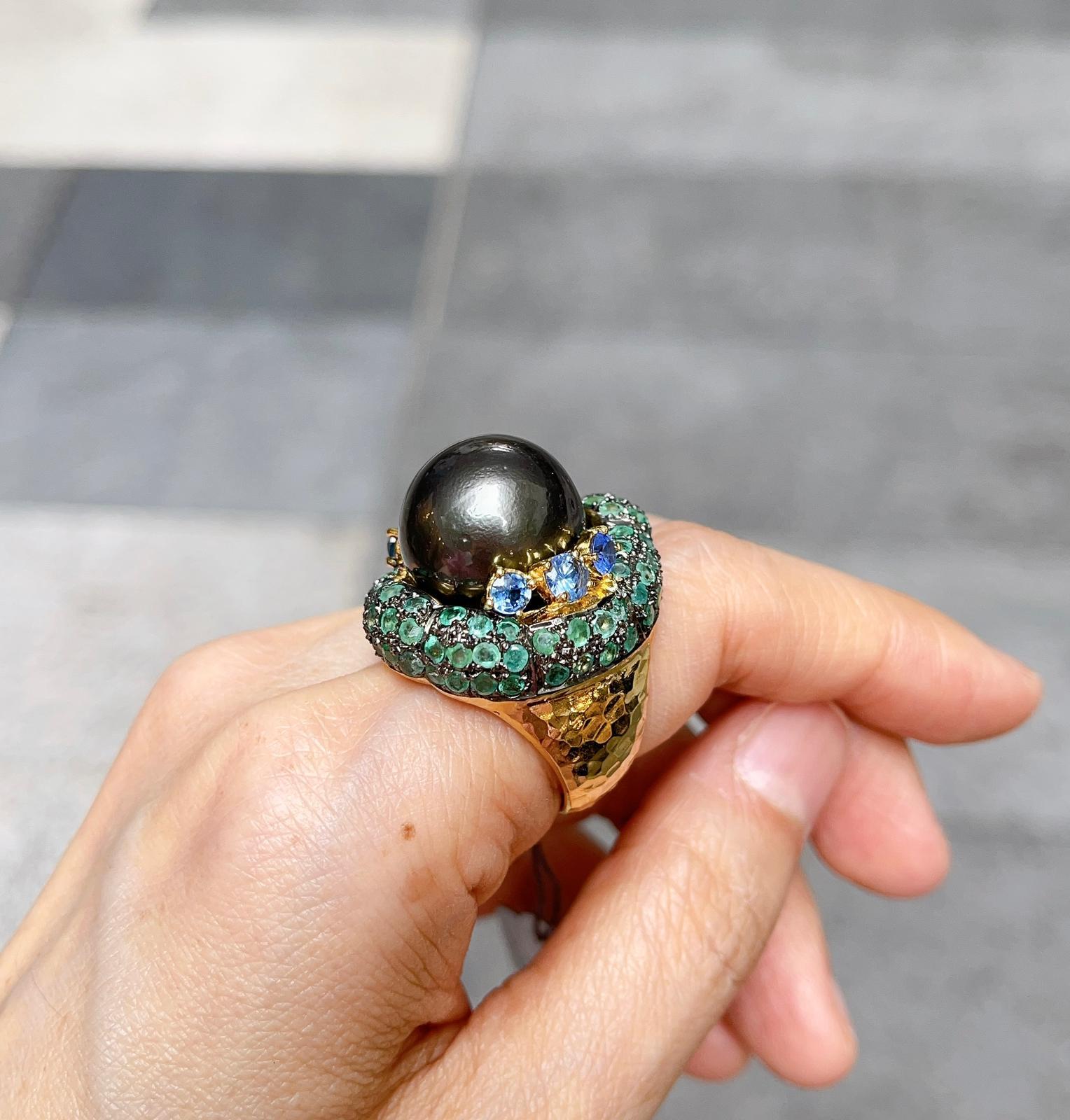 Bochic “Capri” Black Pearl & Emerald / Sapphire Cocktail Ring Set in 22k Gold 4