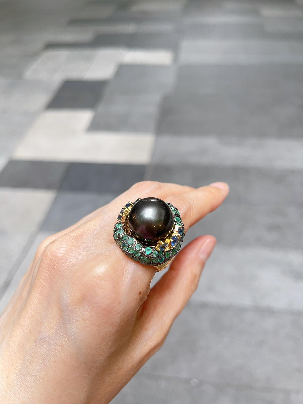 Bochic “Capri” Black Pearl & Emerald / Sapphire Cocktail Ring Set in 22k Gold 2