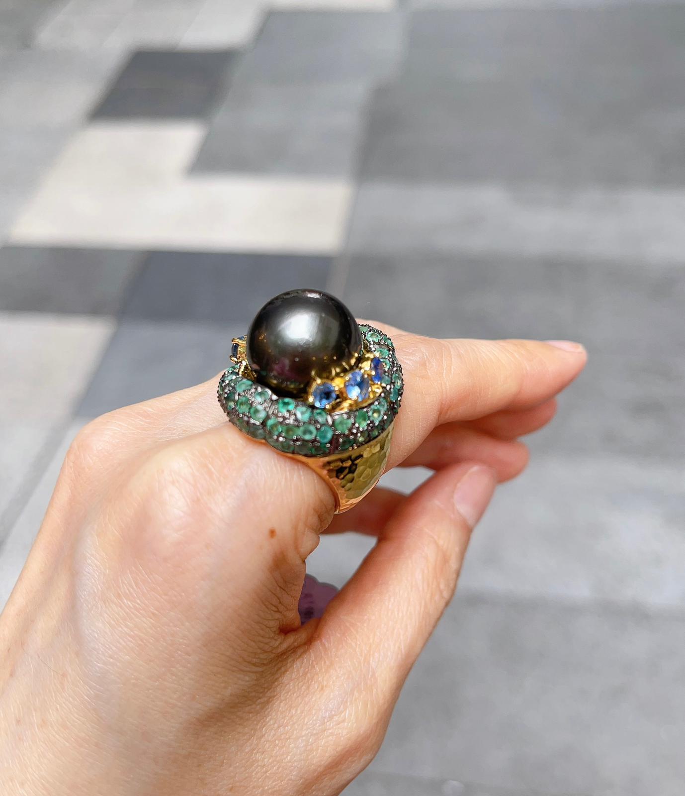 Bochic “Capri” Black Pearl & Emerald / Sapphire Cocktail Ring Set in 22k Gold 3