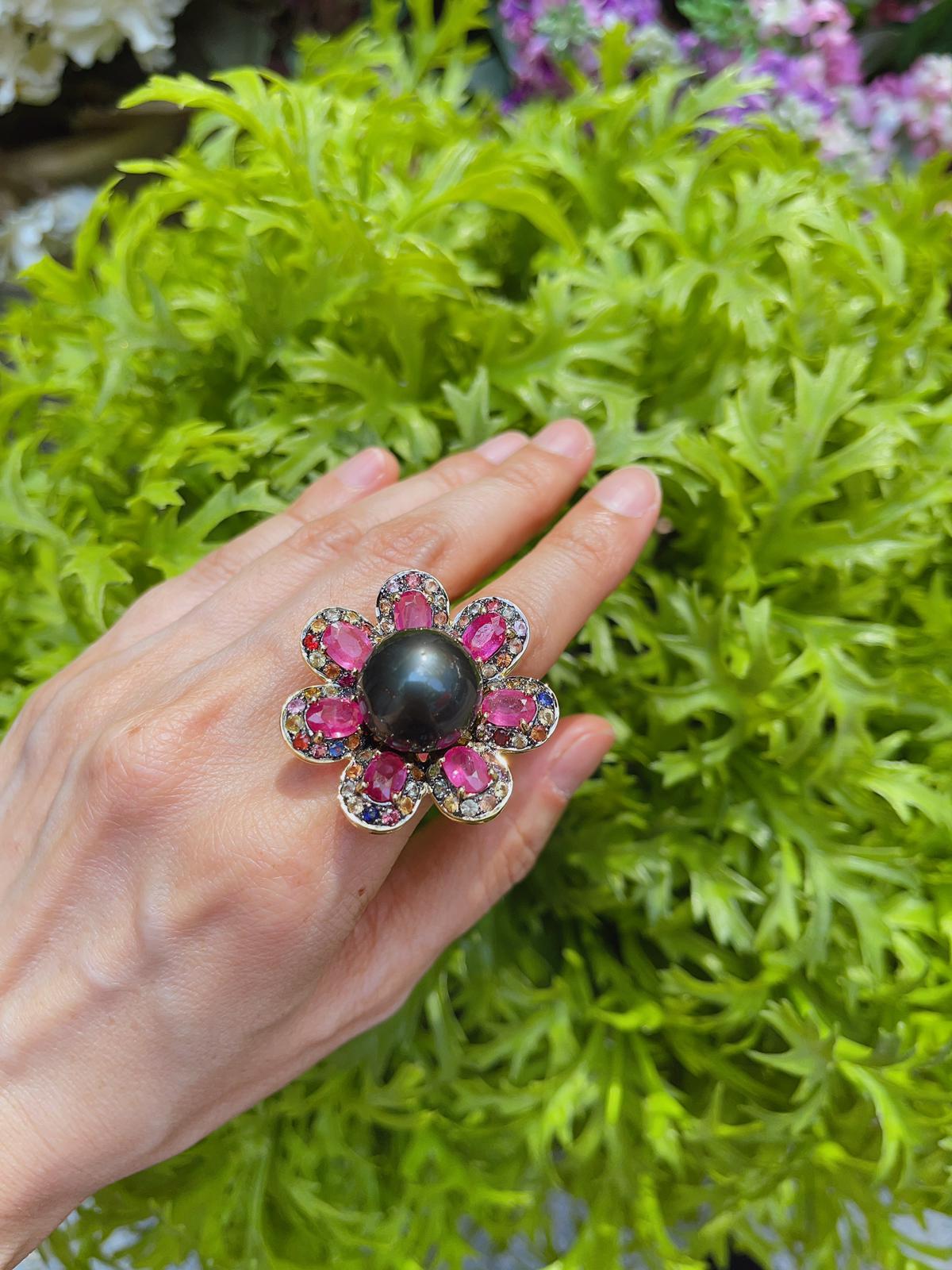 Belle Époque Bochic “Capri” Black Pearl & Pink Sapphire Cocktail Ring Set in 22k Gold & Silve For Sale
