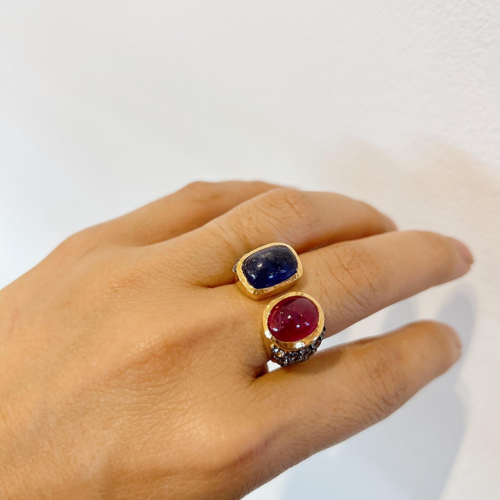 Bochic “Capri” Blue Sapphire, Ruby & Topaz Cocktail Ring Set in 22k Gold & Silve In New Condition For Sale In New York, NY