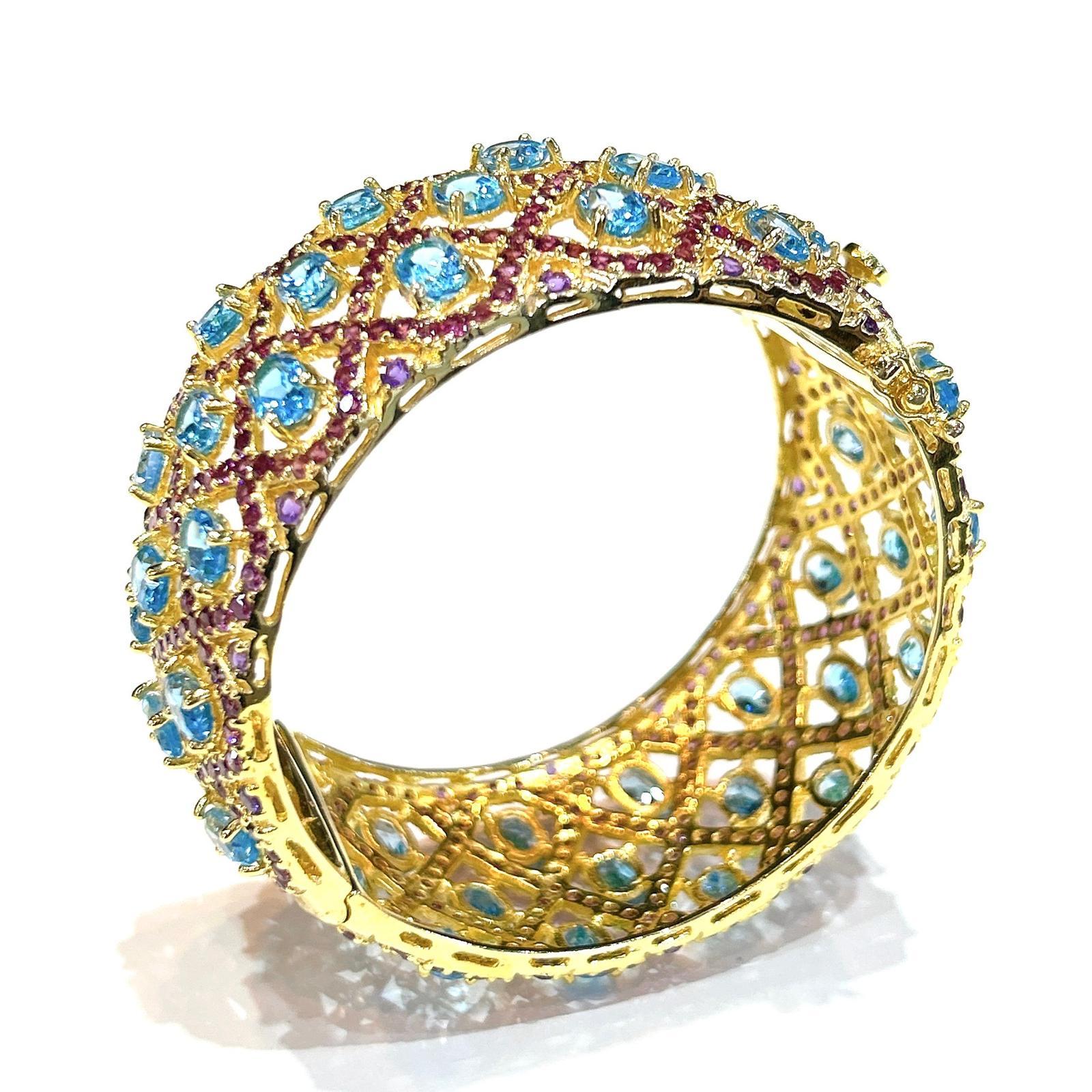 Bochic “Capri” Blue Topaz & Amethyst Gem & Cuff Set In 18K Gold & Silver For Sale 4