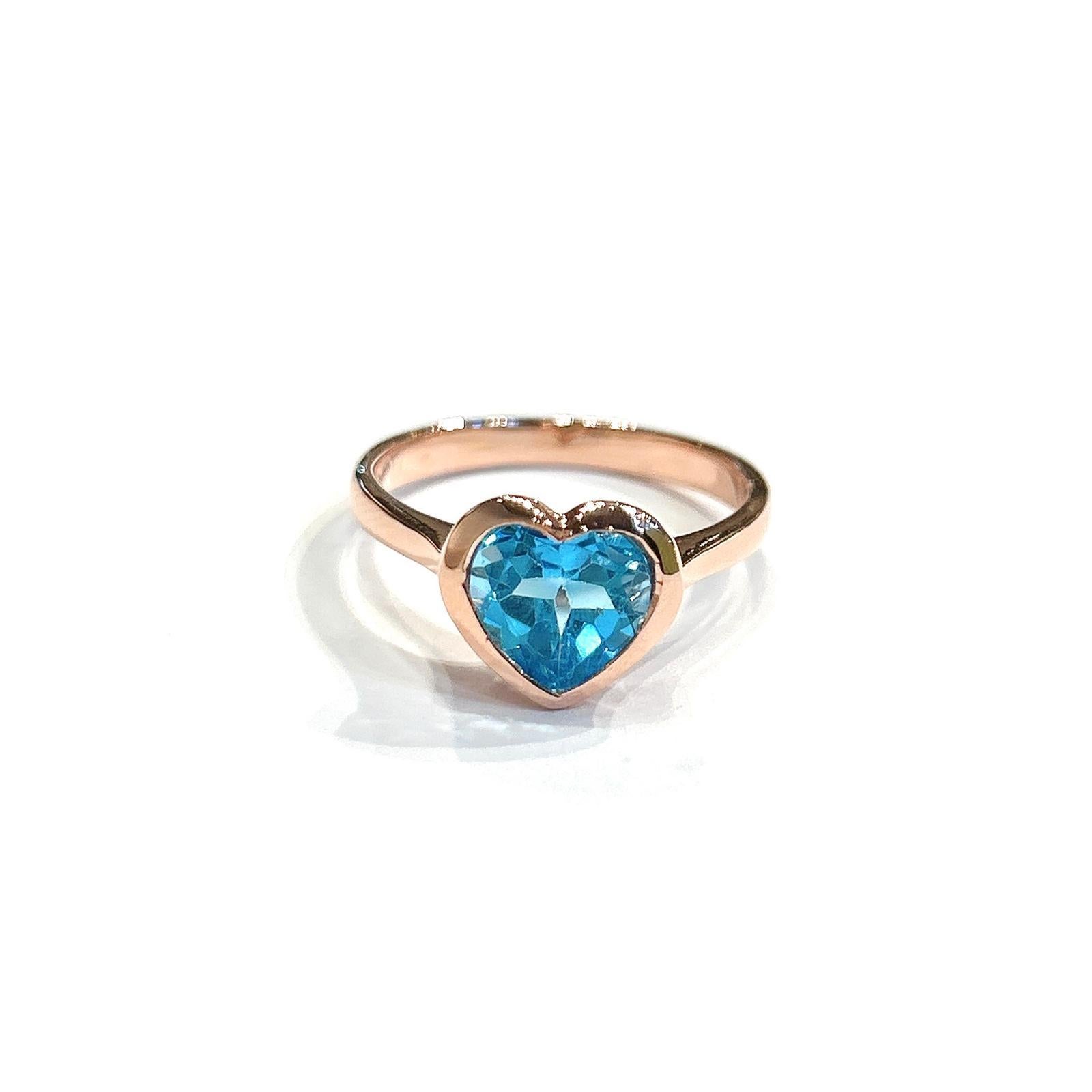 Bochic “Capri” Blue Topaz Heart Shape Ring Set In 18K Gold & Silver In New Condition For Sale In New York, NY