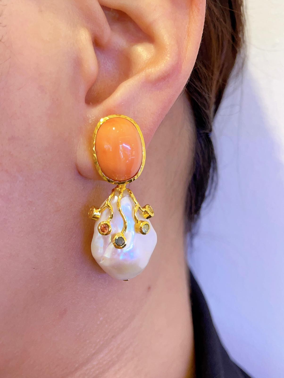 Bochic “Capri” Coral and Fancy Color Sapphire Earrings Set In 18K Gold & Silver In New Condition For Sale In New York, NY