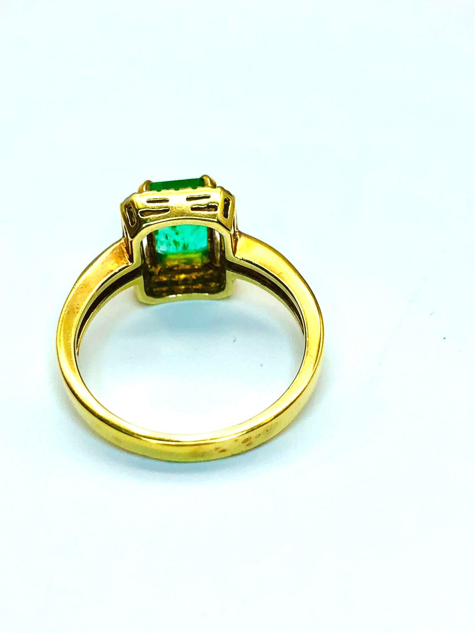 Bochic Capri Bague rétro vintage en or et argent 18 carats sertie d'émeraudes et de diamants en vente 2