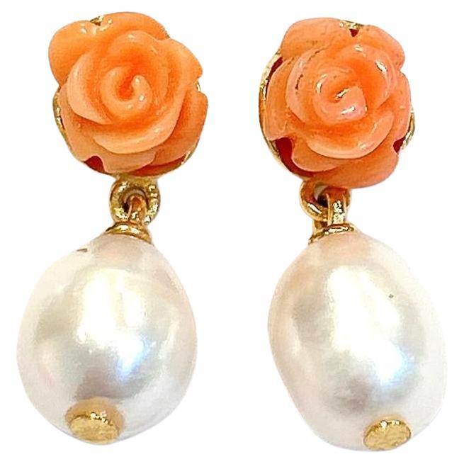 Pendientes Bochic "Capri" Flor de coral y perlas engastados en oro de 18 quilates y plata