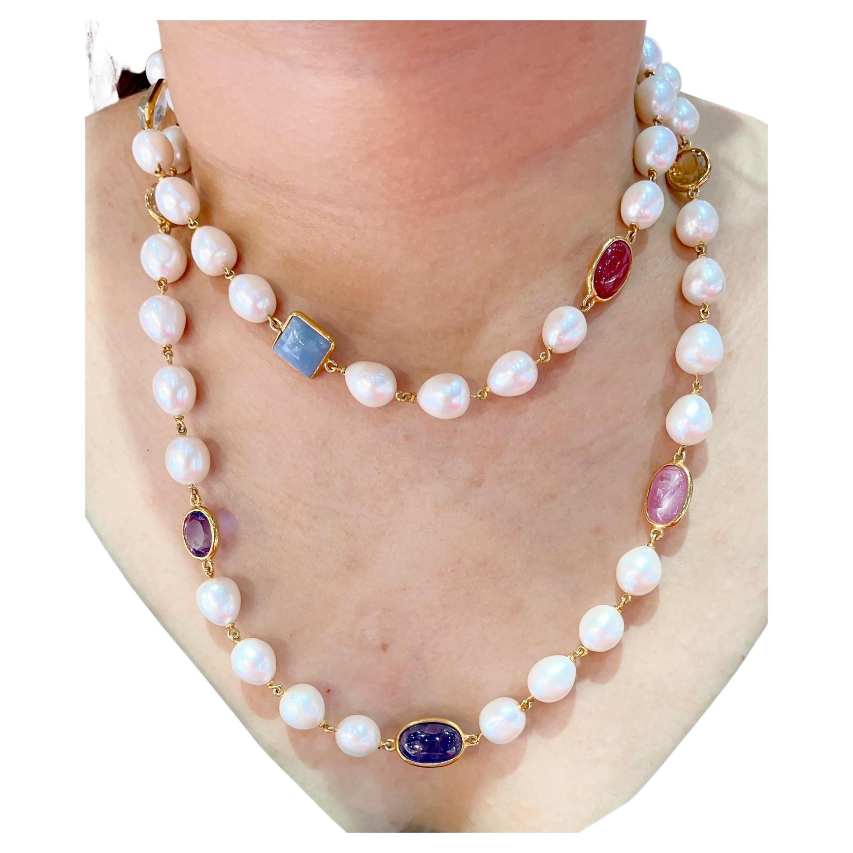 Collar Bochic "Capri" Perla de agua dulce, rubí, zafiro, aguamarina y mezcla de gemas