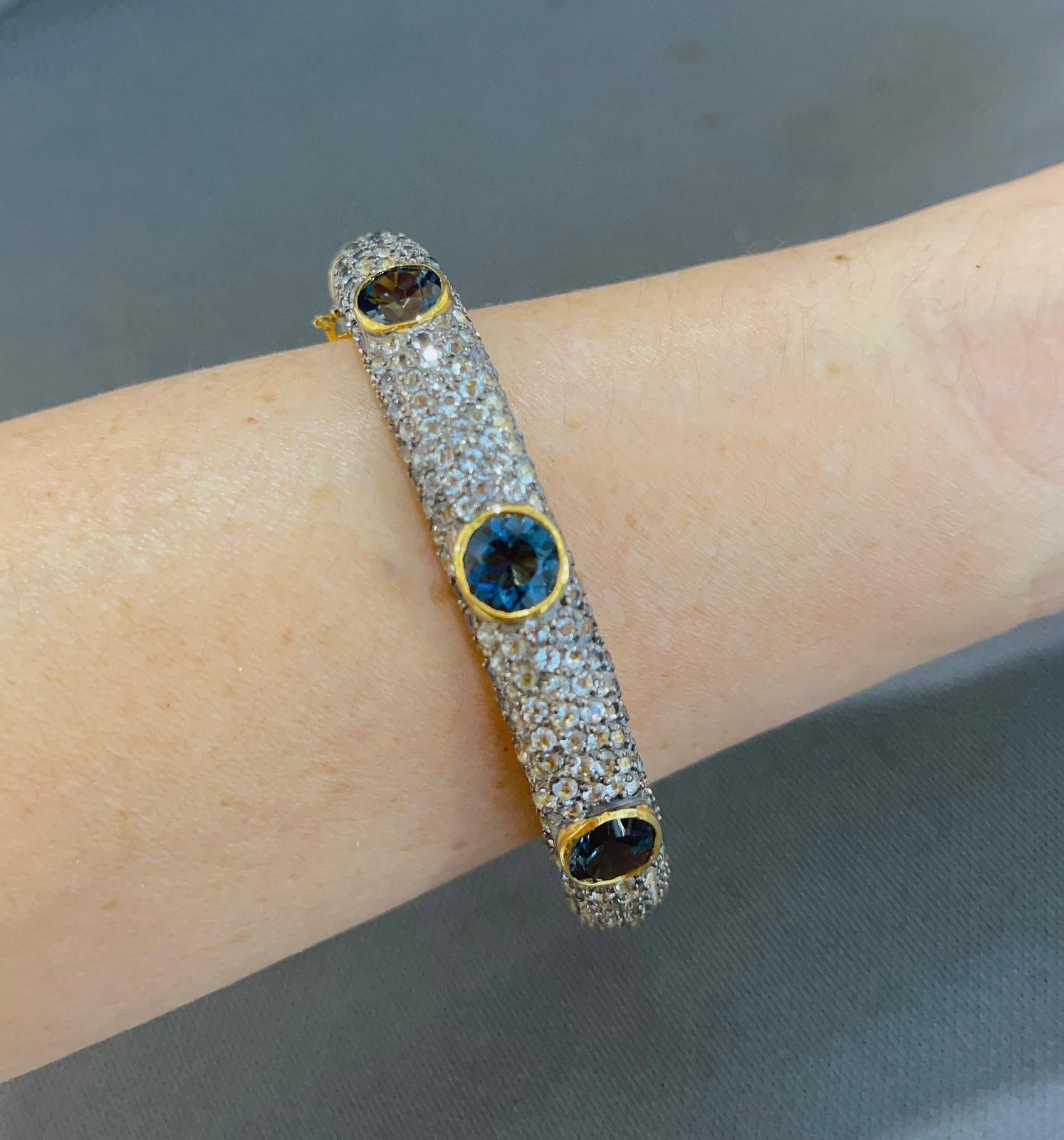 Bochic “Capri” London Topaz & White Zircon Bangle Set in 22k Gold & Silver For Sale 2