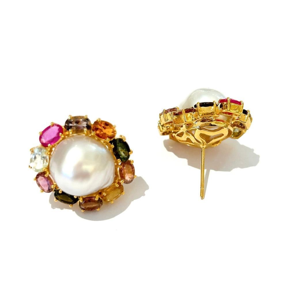 Bochic Boucles d'oreilles Capri avec perles des mers du Sud et or 18 carats et argent  Neuf - En vente à New York, NY