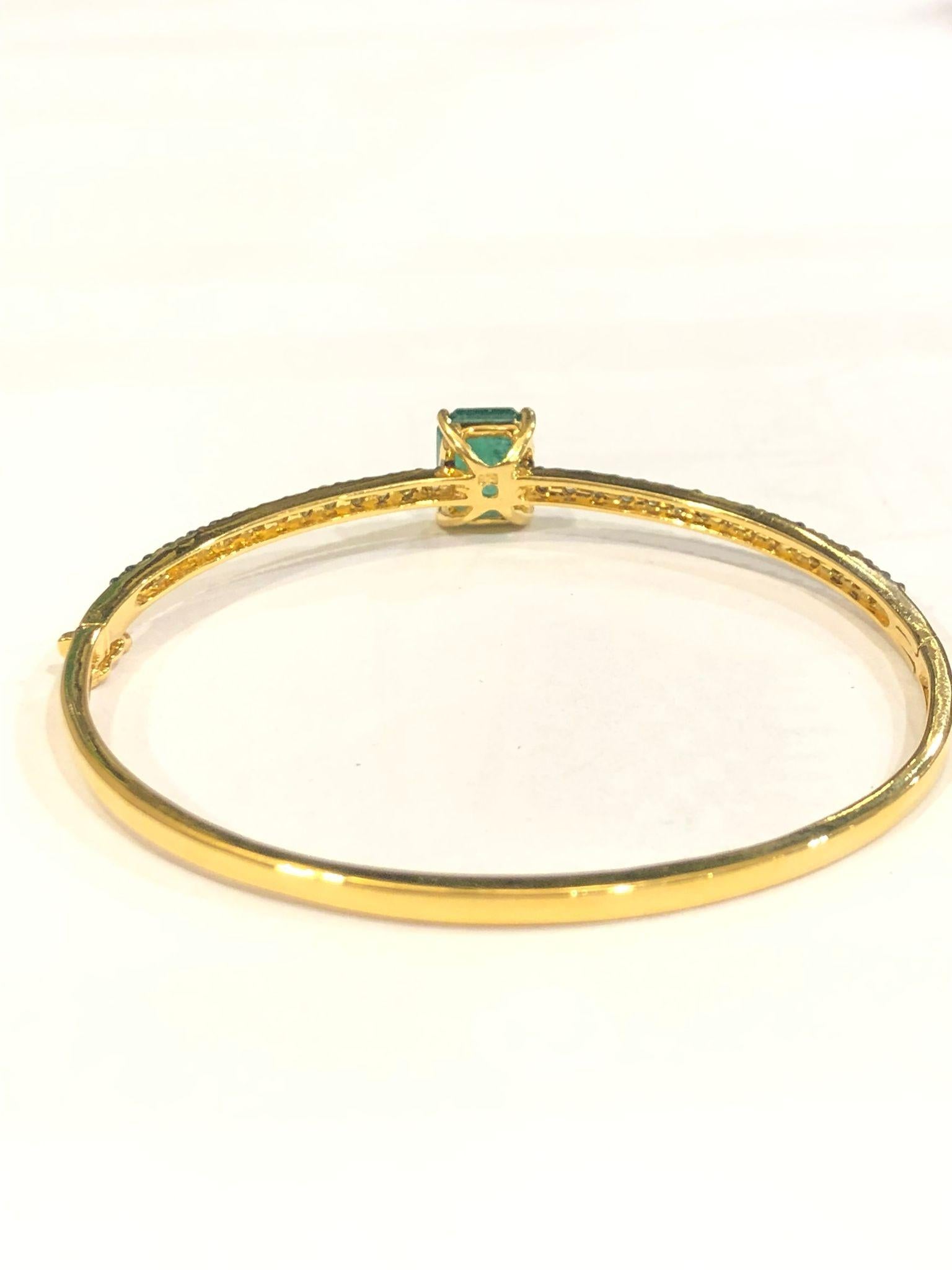 Bochic “Capri” Natural Emerald & Peridot Bracelet Set In 18K Gold & Silver en vente 6