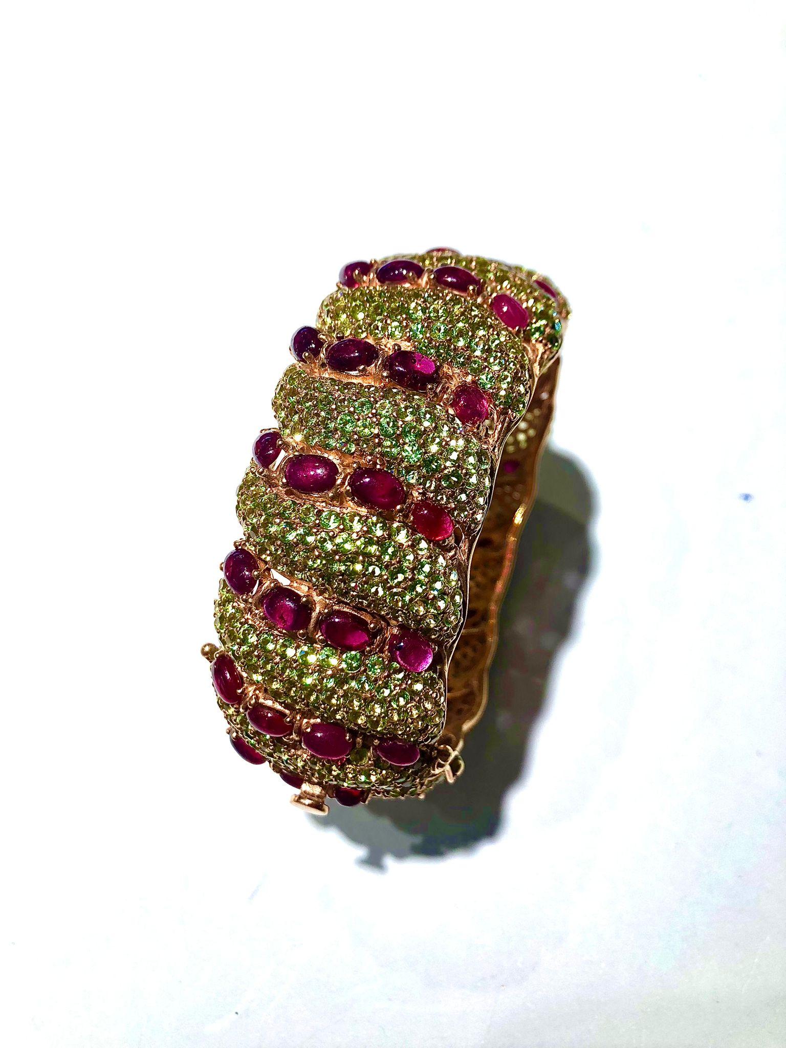 Bochic “Capri” Natural Ruby & Natural Peridot Bangle Set In 18K Gold & Silver In New Condition For Sale In New York, NY