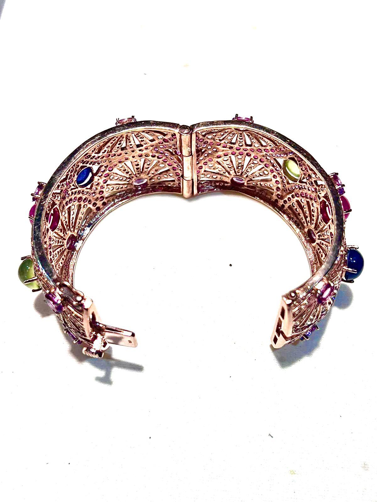 Bochic “Capri” Natural Ruby, Sapphire & Emerald Cuff Set In 18K Gold & Silver Cabujón en venta