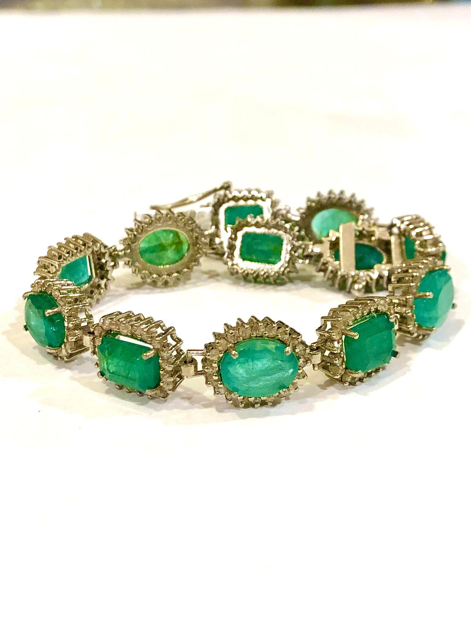 Anglo-indien Bochic “Capri” Natural Zambian Emerald & Diamond Bracelet Set 18K Gold & Silver en vente