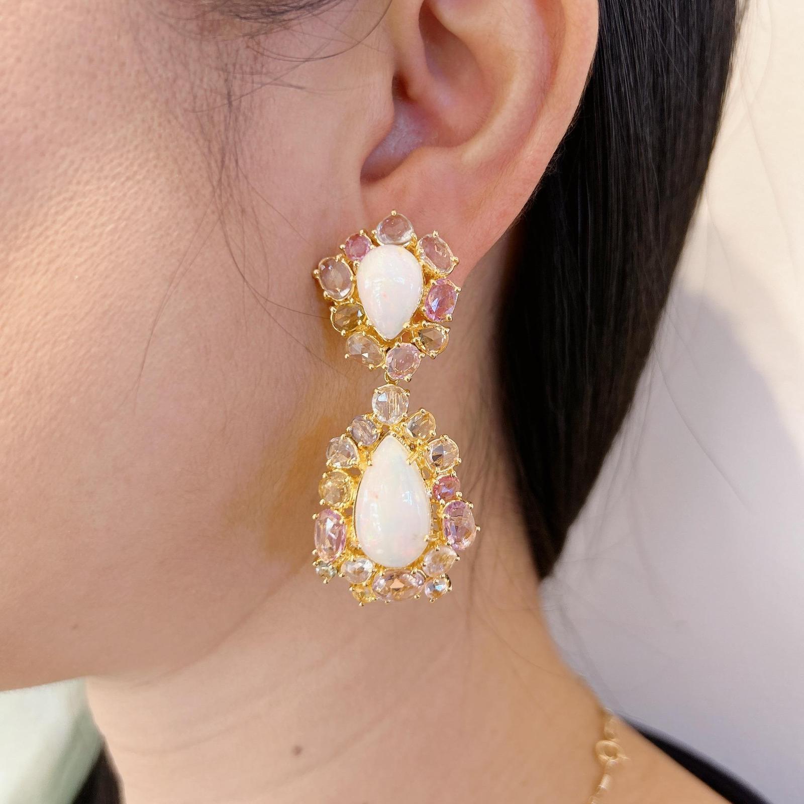 Taille rose Boucles d'oreilles Bochic Capri en or et argent 18 carats, opale et saphirs fantaisie taille rose en vente