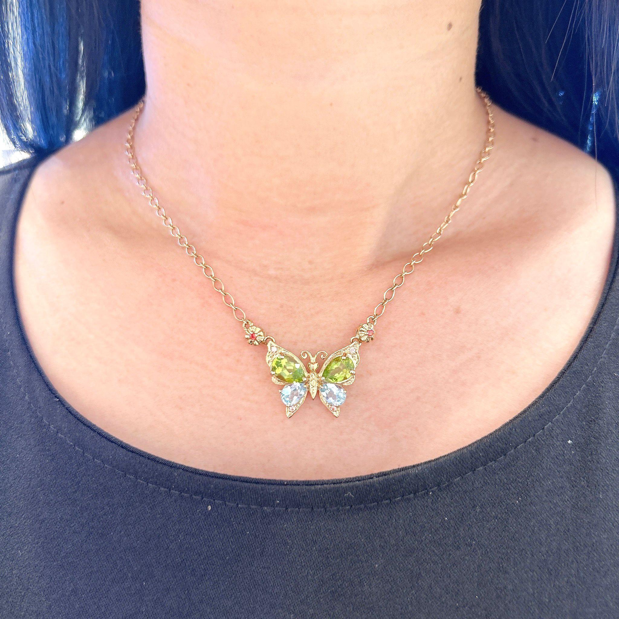 Collar Mariposa Bochic 
