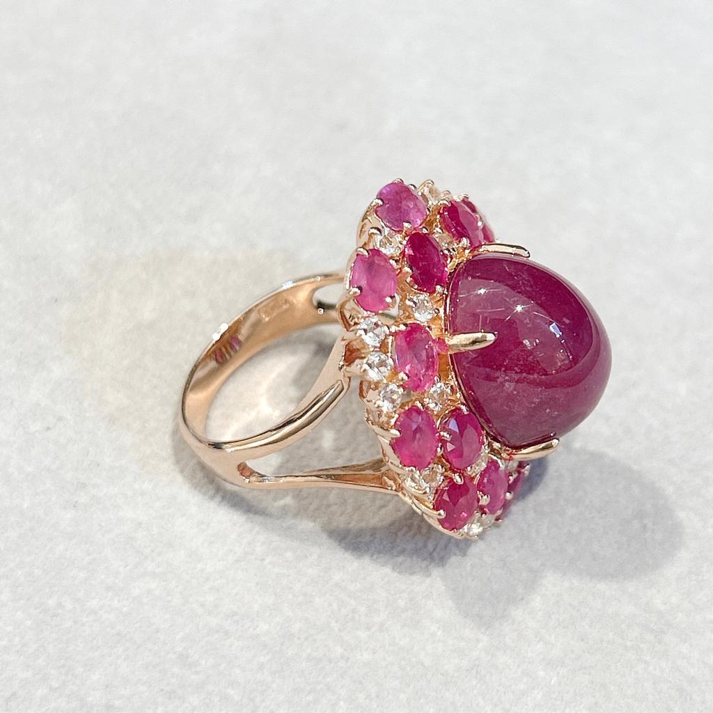 Bochic “Capri” Red Hot Ruby & White Topaz Ring Set in 18K Gold & Silver  In New Condition For Sale In New York, NY