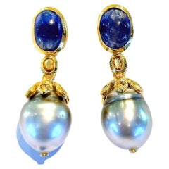 Bochic Capri-Ohrringe aus 18 Karat Gold und Silber mit Saphiren im Rosenschliff und Perlen