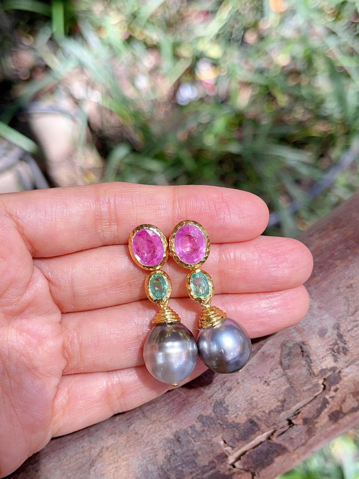Belle Époque Bochic “Capri”, Ruby, Emerald, Tahiti Pearls Earrings Set in 22 Gold & Silver For Sale