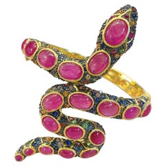 Bracelet jonc Bochic Orient serpent fantaisie en or et argent 18 carats serti de saphirs et de rubis 