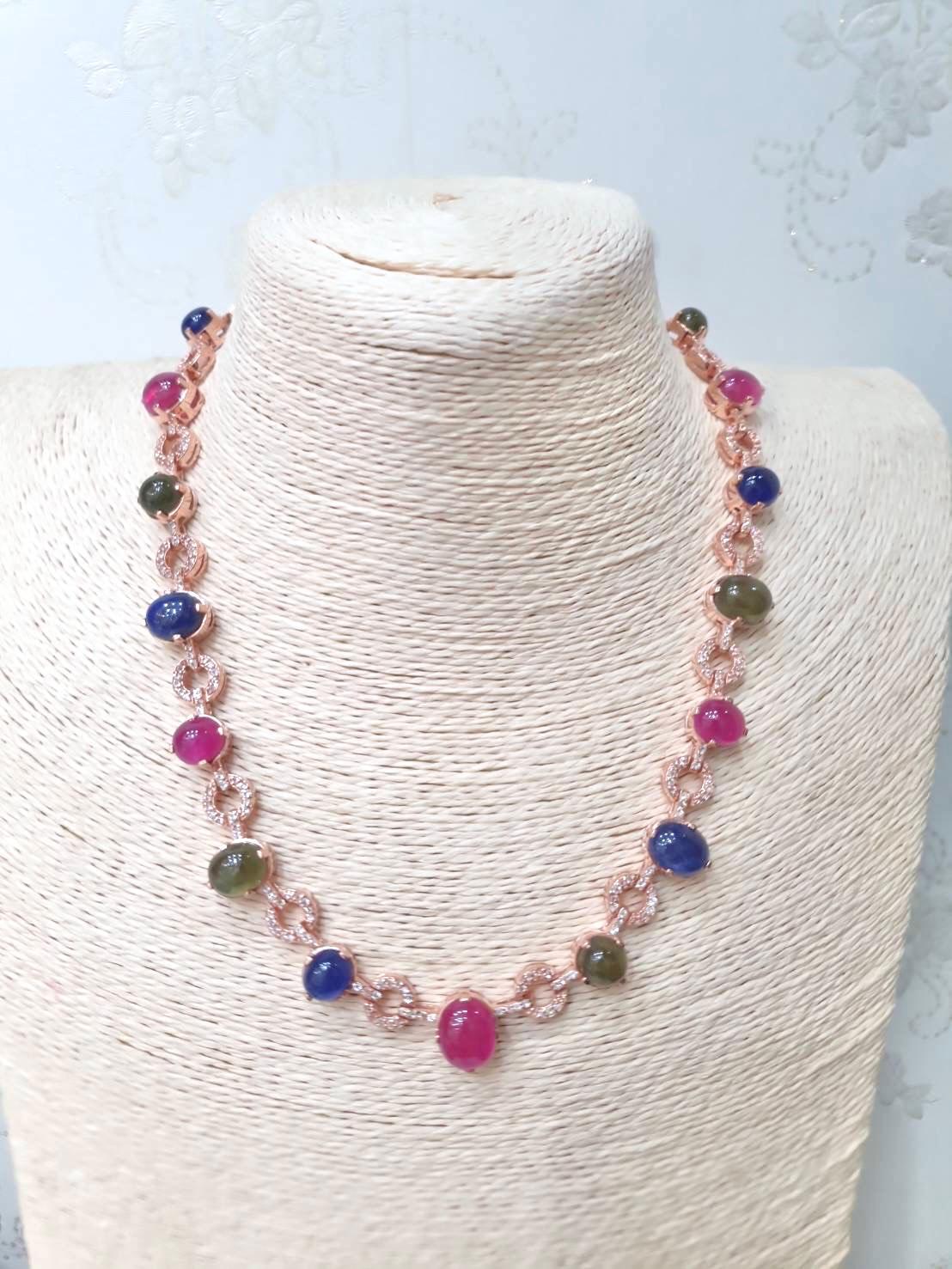 Collana di rubini e zaffiri multicolore in oro e argento 18 carati di Bochic 