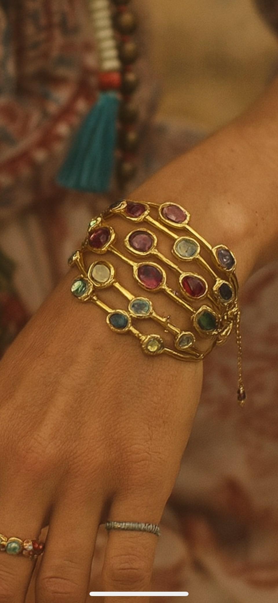 Bochic Capri, manchette en or et argent 18 carats sertie de rubis et de pierres naturelles en vente 10