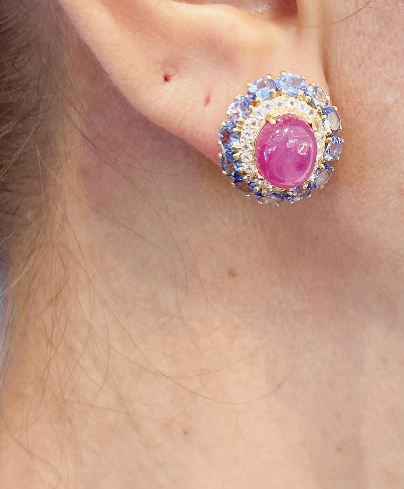 Bochic “Capri” Ruby & Tanzanite Clip on Earrings Set in 22k Gold & Silver In New Condition For Sale In New York, NY