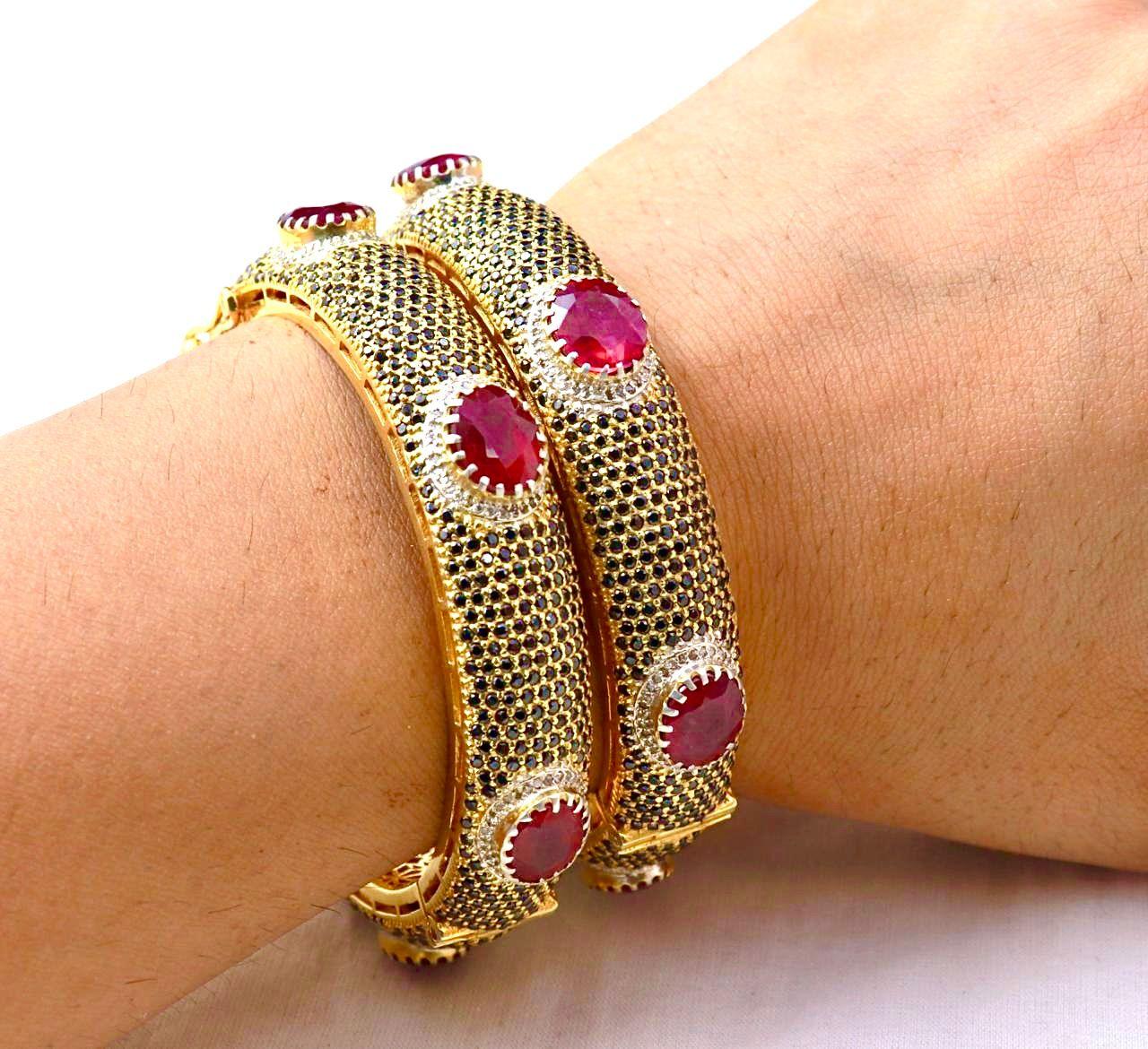 Bochic “Capri” Sapphire, Ruby & Diamond 2 Bangles Set made In 18K Gold & Silver For Sale 4