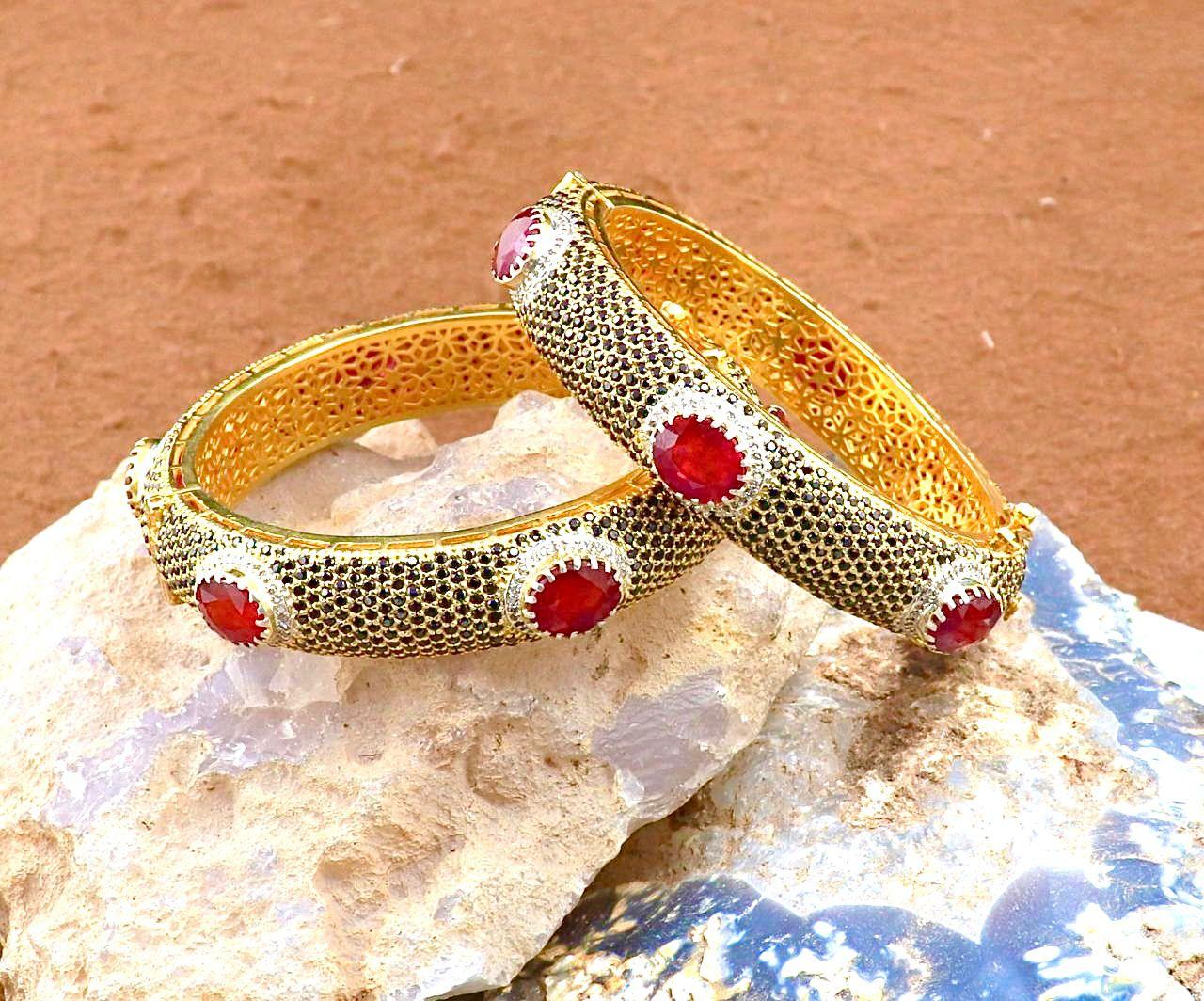 Classical Roman Bochic “Capri” Sapphire, Ruby & Diamond 2 Bangles Set made In 18K Gold & Silver For Sale