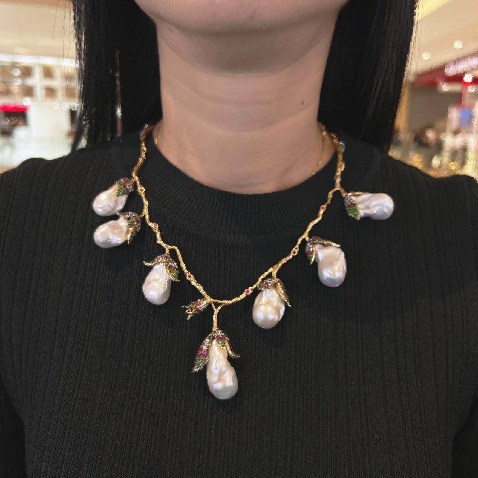 Bochic - Collier de perles des mers du Sud, de rubis et de pierres précieuses multiples en argent 18 carats en vente 5