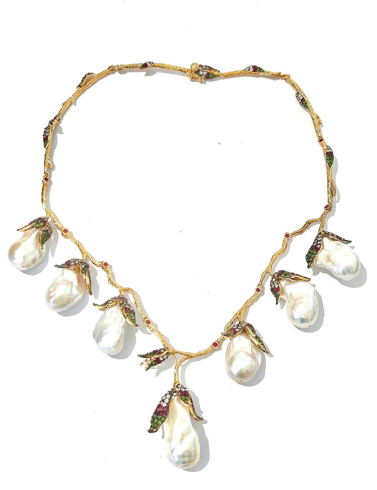 Bochic - Collier de perles des mers du Sud, de rubis et de pierres précieuses multiples en argent 18 carats Unisexe en vente