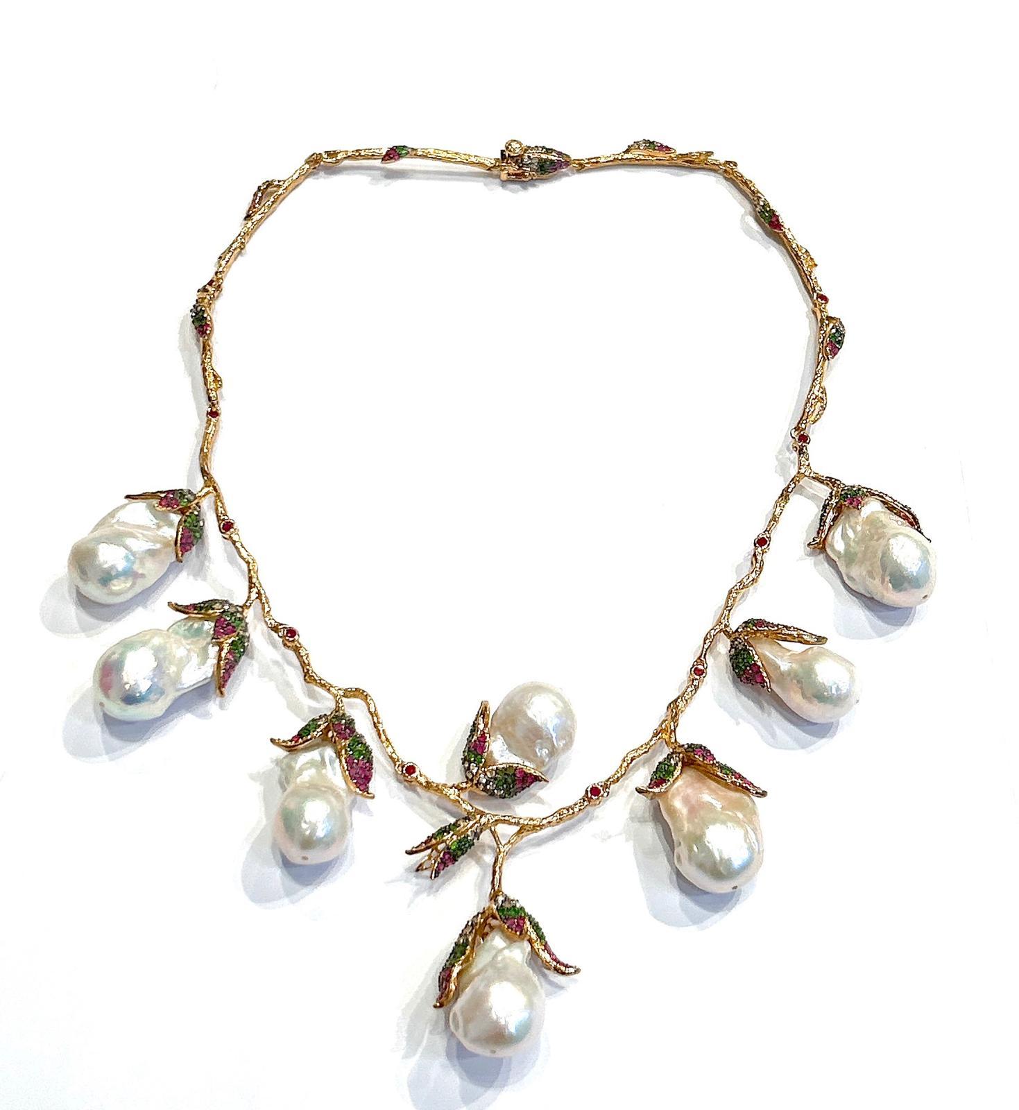 Bochic - Collier de perles des mers du Sud, de rubis et de pierres précieuses multiples en argent 18 carats en vente 2