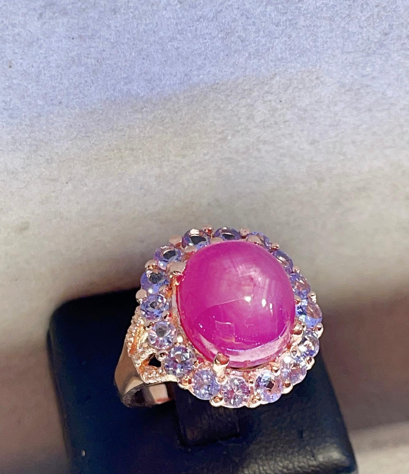 Belle Époque Bochic “Capri” Star Ruby Cocktail Ring with Purple Tanzanite set in 22K Gold … For Sale