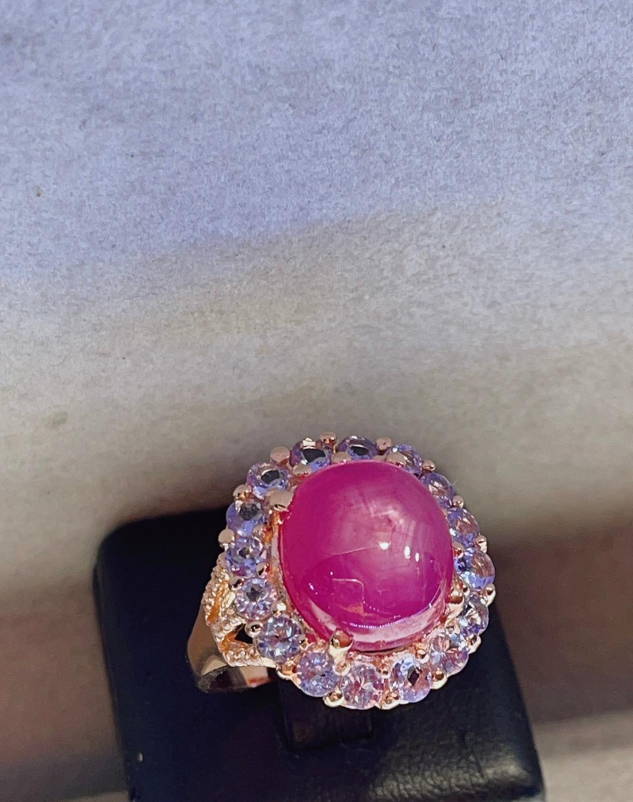 Bochic “Capri” Star Ruby Cocktail Ring with Purple Tanzanite set in 22K Gold … In New Condition For Sale In New York, NY