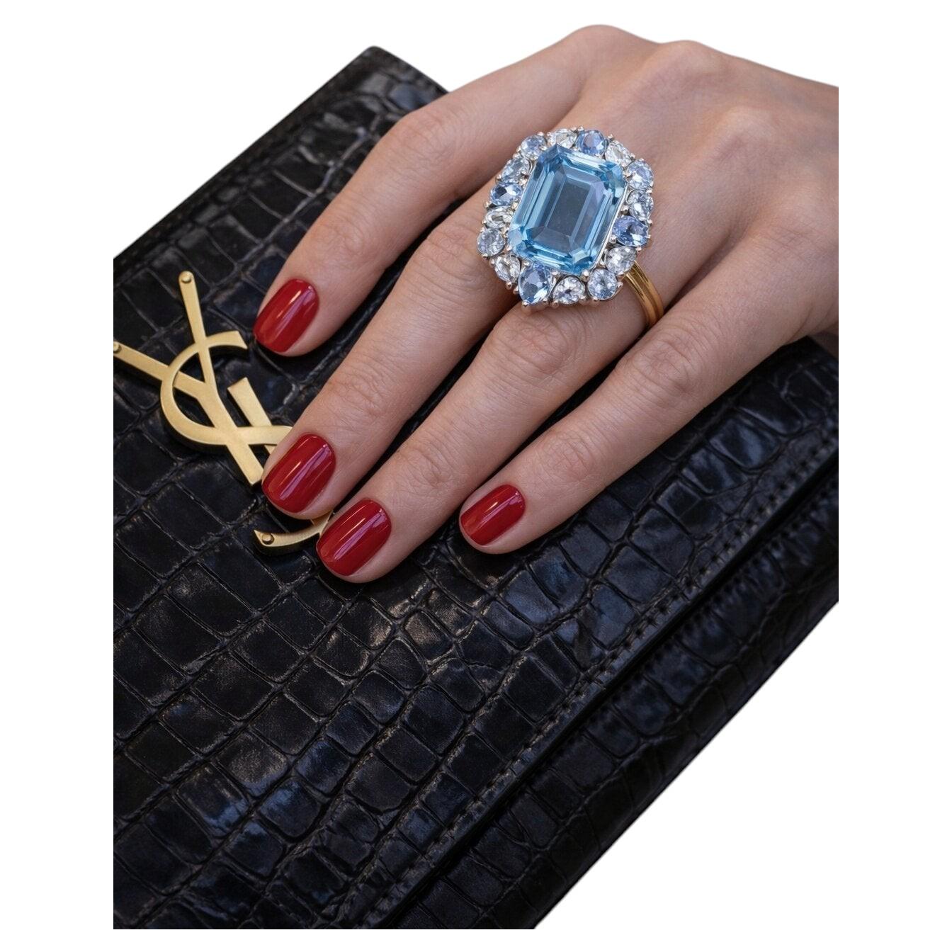 Bochic Capri Vintage 7ct Blue Topaz & White Sapphire Ring, or 18K en vente