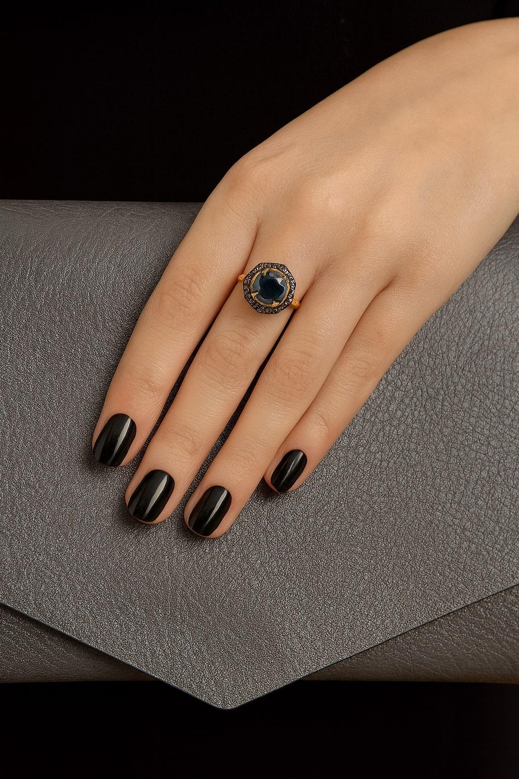 Anello vintage con diamanti neri e diamanti retrò di Bochic 