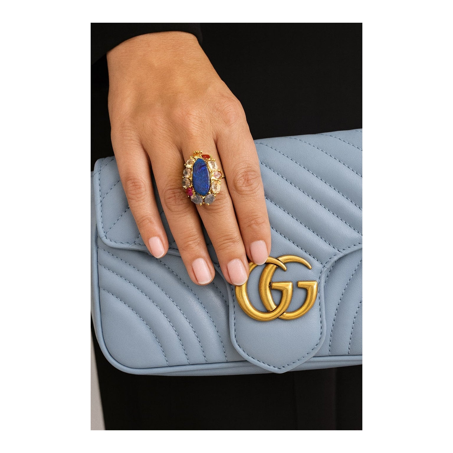 Bochic "Capri" Bague vintage en or 18 carats et argent avec opale bleue et saphirs multiples